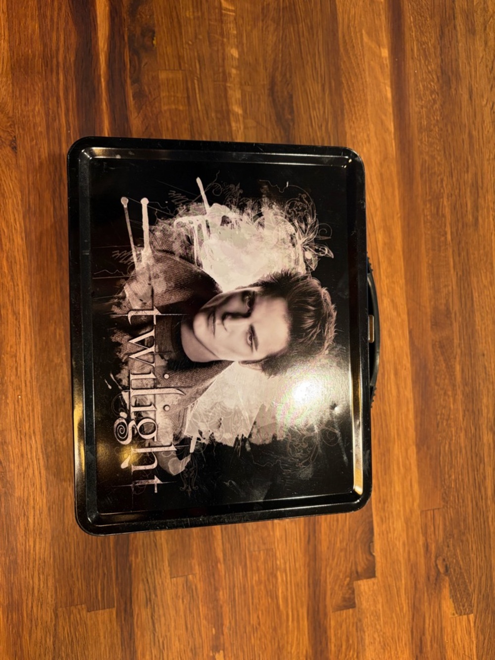 Metal Twilight Lunch box with matching Thermos